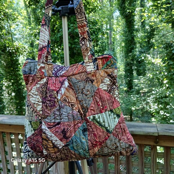 Quilted Boho Bali Patchwork Batik Handcrafted Tote with Deco Bow Zip Close NWOT - Picture 4 of 7